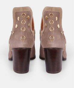 Calzadocalzado MICUIR Botines De Tacon | Punky Boots Ante Beige Con Tacon Tachas Oro 7Cm